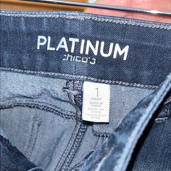 Chico’s Platinum Dark Blue Cropped Women's Jeans Size 1 - Picture 5 of 8